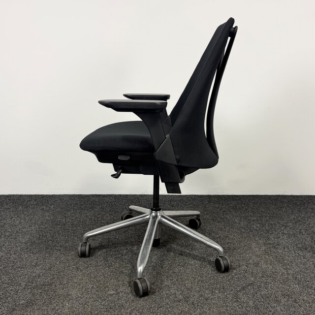 Refurbished Herman Miller Sayl Bureaustoel - Zwart