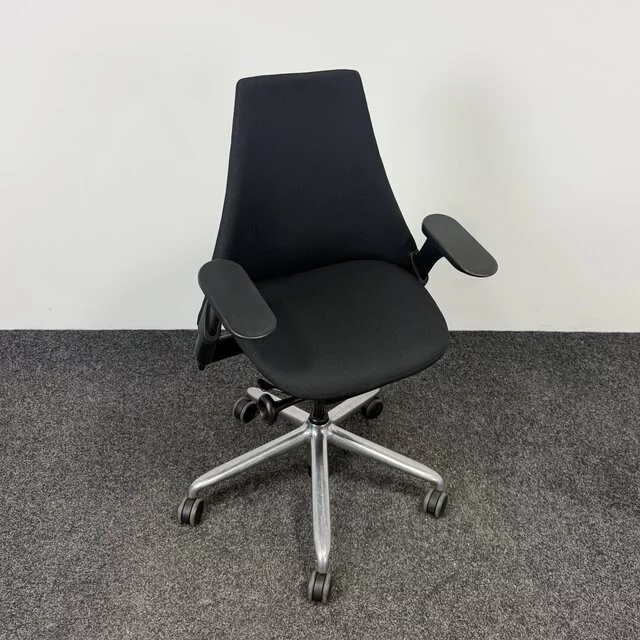 Refurbished Herman Miller Sayl Bureaustoel - Zwart
