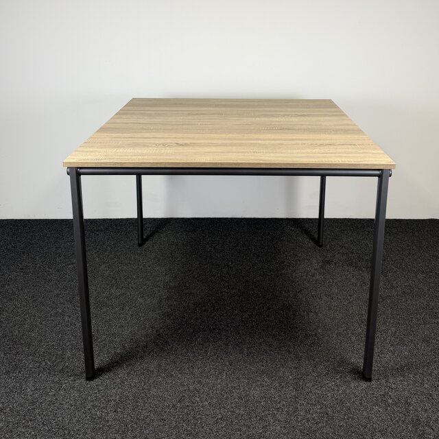 Refurbished Ahrend Statafel | 140 x 140 cm