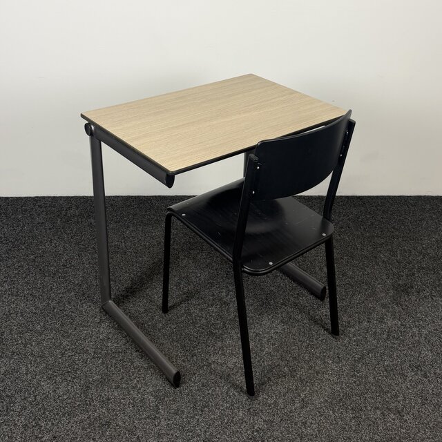 Schoolsetje - Ahrend Tafel + Gispen Stoel
