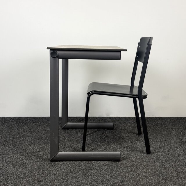Schoolsetje - Ahrend Tafel + Gispen Stoel