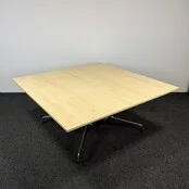Vitra Eames Segmented Vergadertafel | 160 x 160 cm