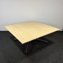 Vitra Eames Segmented Vergadertafel | 160 x 160 cm