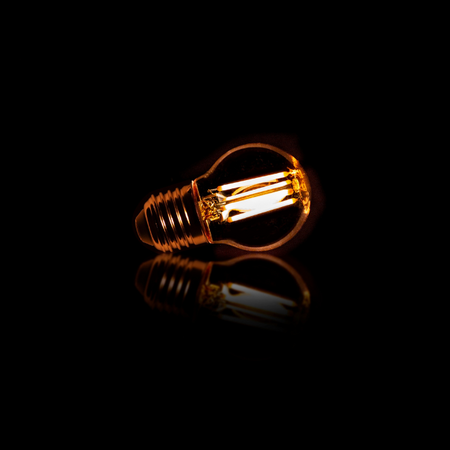 BelaLuz Lichtbron E27 LED 4W kogel 4,5 cm Filament Amber Dimbaar