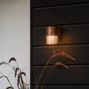 Konstsmide Industriële buiten wandlamp Pistoia 1-lichts roestbruin