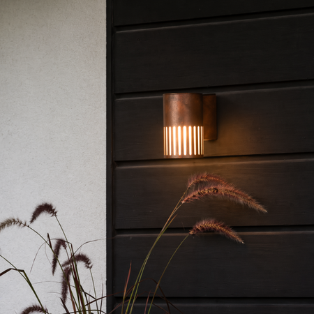 Konstsmide Industriële buiten wandlamp Pistoia 1-lichts roestbruin