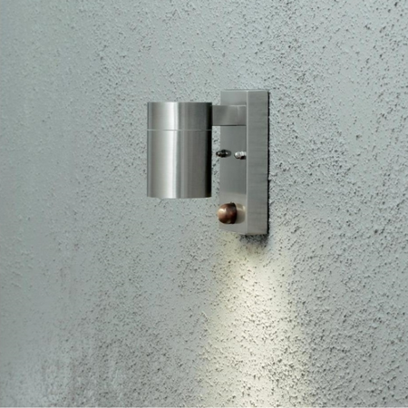 Konstsmide Moderne buiten wandlamp Modena 1-lichts met bewegingssensor staal