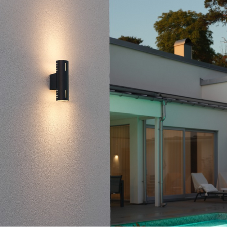 Konstsmide Industriële buiten wandlamp Cuneo 1-lichts zwart