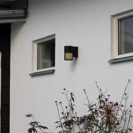 Konstsmide Modern industriële buiten wandlamp Pistoia 1-lichts zwart