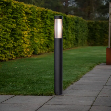 Konstsmide Industriële staande buitenlamp Pistoia 1-lichts zwart 95 cm