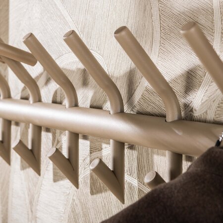 BelaLuz Moderne kapstok Lema 14 haken beige met hoedenplank