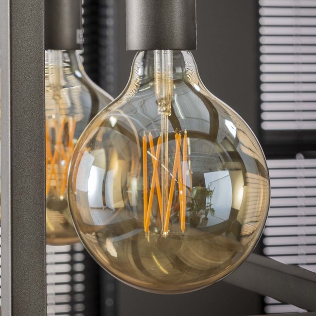 WoonStijl Lichtbron LED filament bol Ø12 5 - E27 6W 2100K 450lm dimbaar / Amberkleurig glas