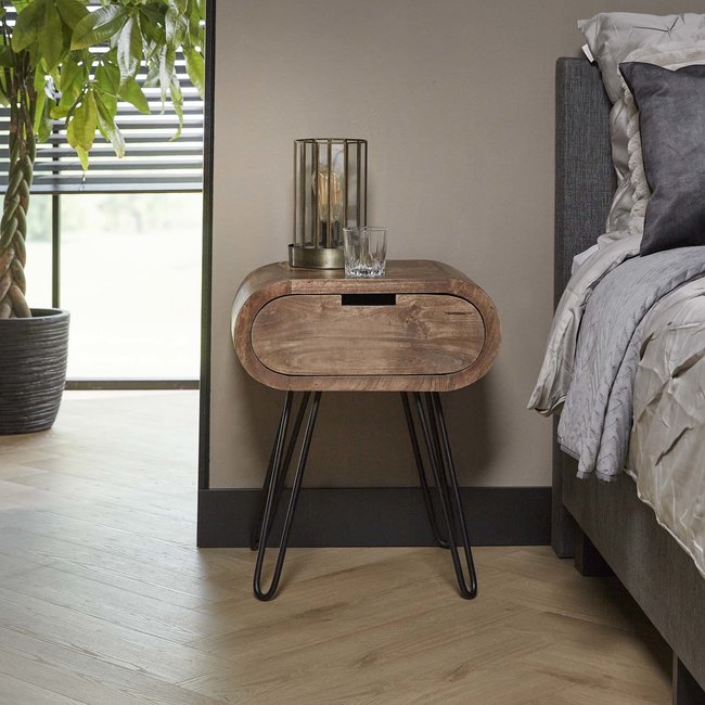 WoonStijl Nachtkastje Barrel met 1 lade - Mangohout & Zwart Metaal
