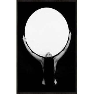 Wandkraft Femme Portant L’univers