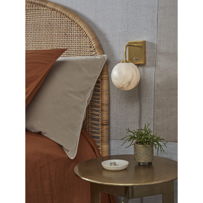 it's about RoMi Wandlamp glas/ijzer Carrara bol wit marmerprint/goud