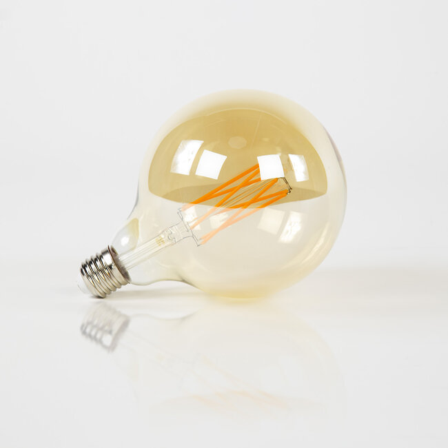 WoonStijl Lichtbron LED filament bol Ø12 5 - E27 6W 2100K 450lm dimbaar / Amberkleurig glas