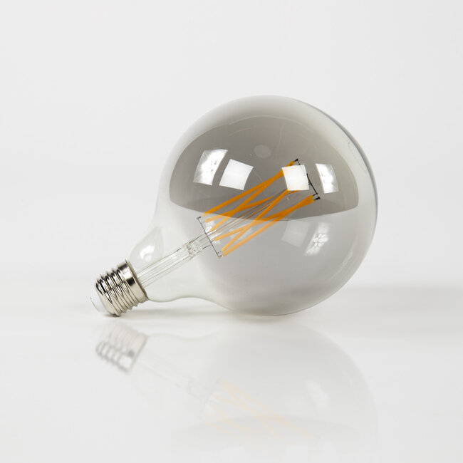 WoonStijl Lichtbron LED filament bol Ø12 5 - E27 6W 2100K 450lm dimbaar / Smoke grey glas