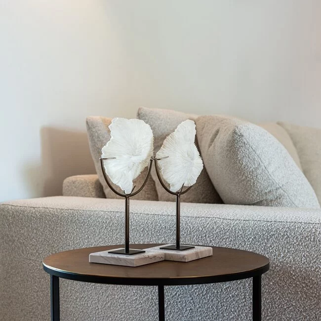 Richmond Interiors  Faux koraal Jada op standaard wit