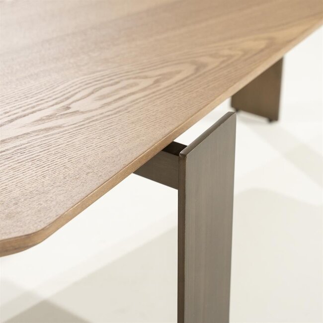 Eleonora Salontafel Robert - bruin