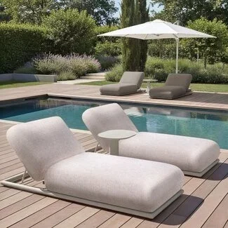 Richmond Interiors  Outdoor bijzettafel Quinn light beige