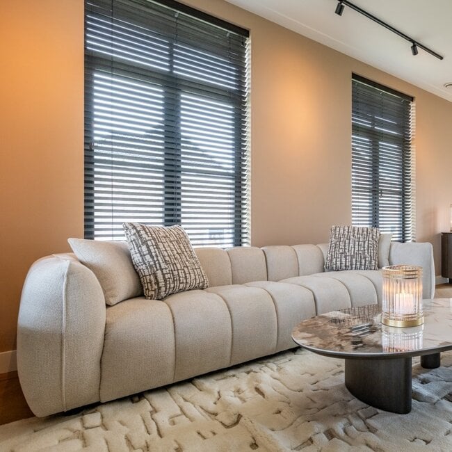 Richmond Interiors  Bank Jezebel cream fancy