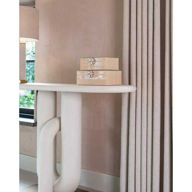 Richmond Interiors  Console Winslow white