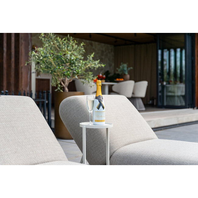 Richmond Interiors  Outdoor daybed Sullivan greige alpine