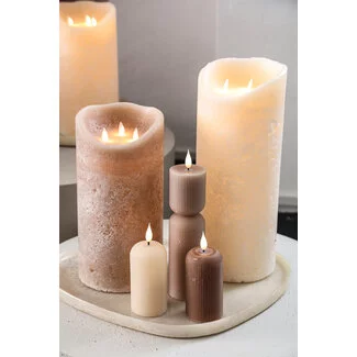 PTMD LED-kaars rustiek beige 30 cm hoog met 3 bewegende vlammetjes