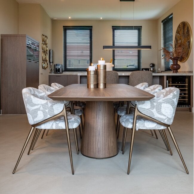Richmond Interiors  Eettafel Windsor walnoot 190