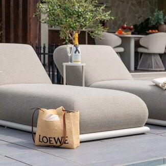Richmond Interiors  Outdoor bijzettafel Reed light beige