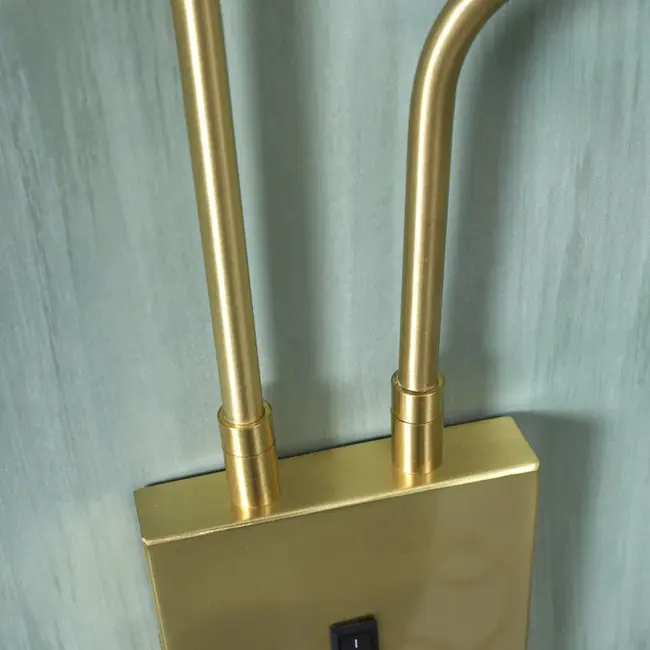 it's about RoMi Wandlamp ijzer Bremen 2-arm goud