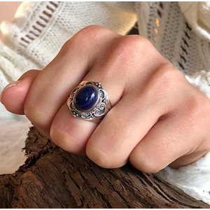 Zilveren ring met Lapis Lazuli steen