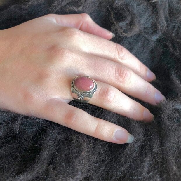 Zilveren ring Rhodoniet Alexia