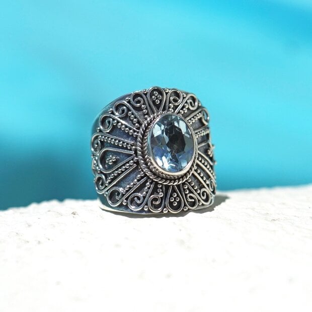 Zilveren Boho ring Blue Topaz