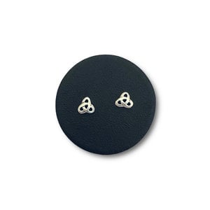 Zilveren oorknopjes triquetra