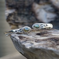 Zilveren edelsteen bangle Vanida Labradoriet Zilveren edelsteen bangle Vanida Labradoriet