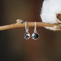 Zilveren hoop oorringen zwarte Spinel