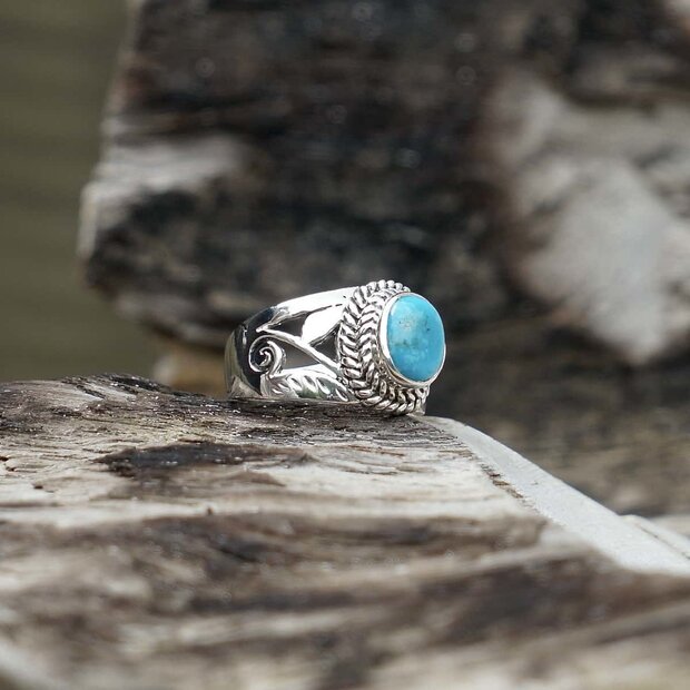 Turquoise ring Jayana