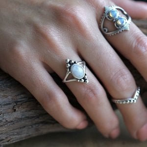 Maansteen ring Manoli