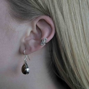 Zilveren earcuff Swirly