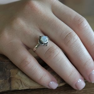 Zilveren ring Carme Maansteen