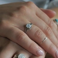 Maansteen ring Kyrtia