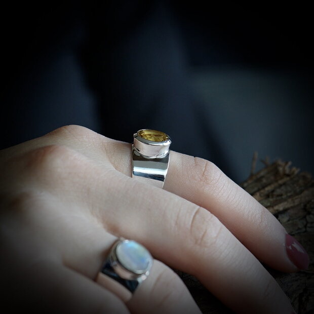 Zilveren ring Citrien Satya
