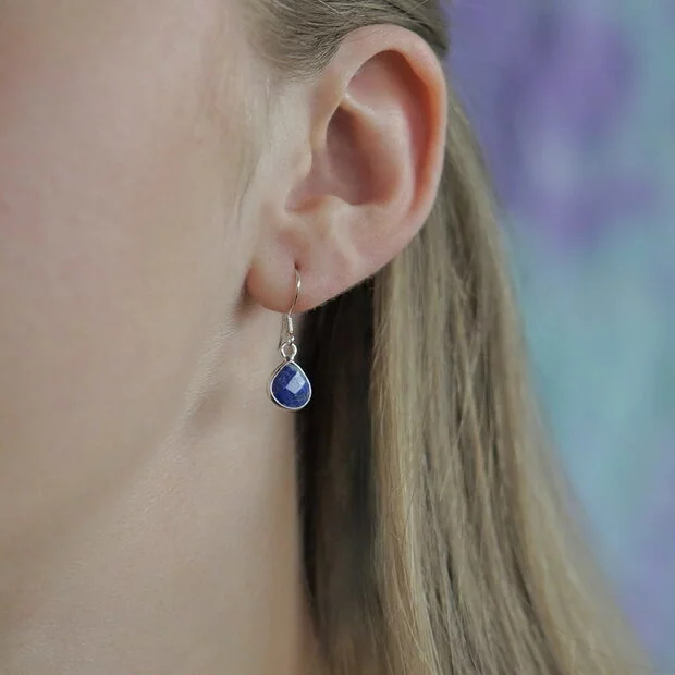 Zilveren oorbellen blauwe Saffier Avin