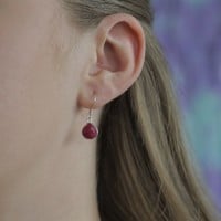 Rode Jade oorbellen Avin