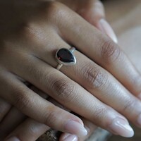 Zilveren ring Granaat Dian