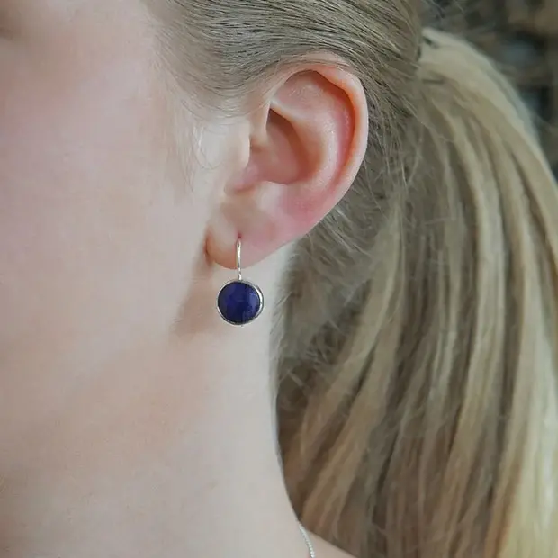 Zilveren oorbellen blauwe saffier Animah