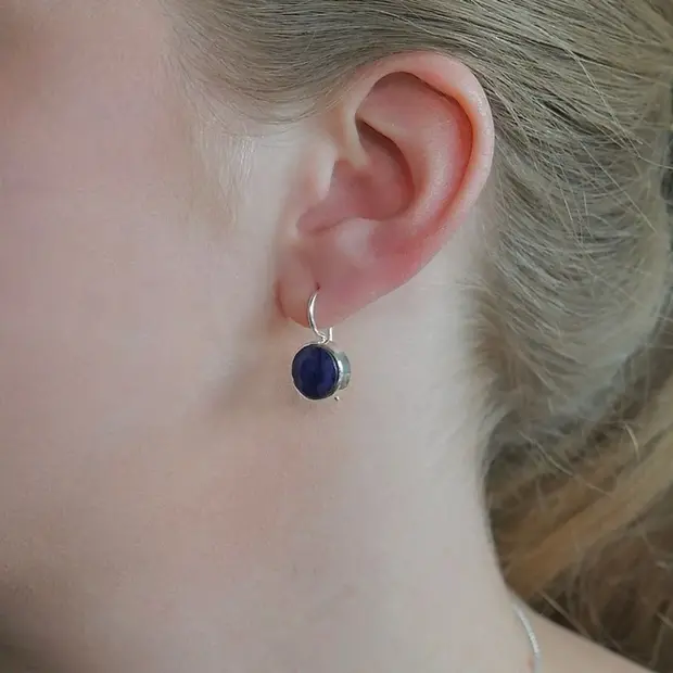 Zilveren oorbellen blauwe saffier Animah