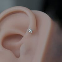 Piercing met steentjes zilverkleur