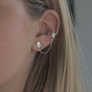 Oorknopje met earcuff Hamsa chain